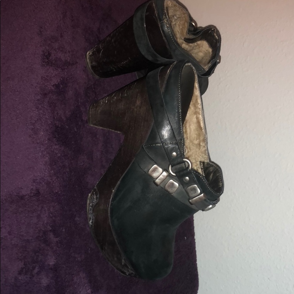 Dark grey platform clog 4 in